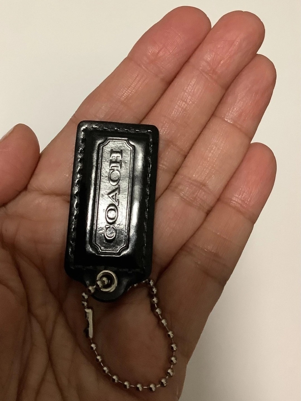 COACH Black Leather Key Tag with Ball Chain Charm+linen Dustbag - Picture 2 of 5